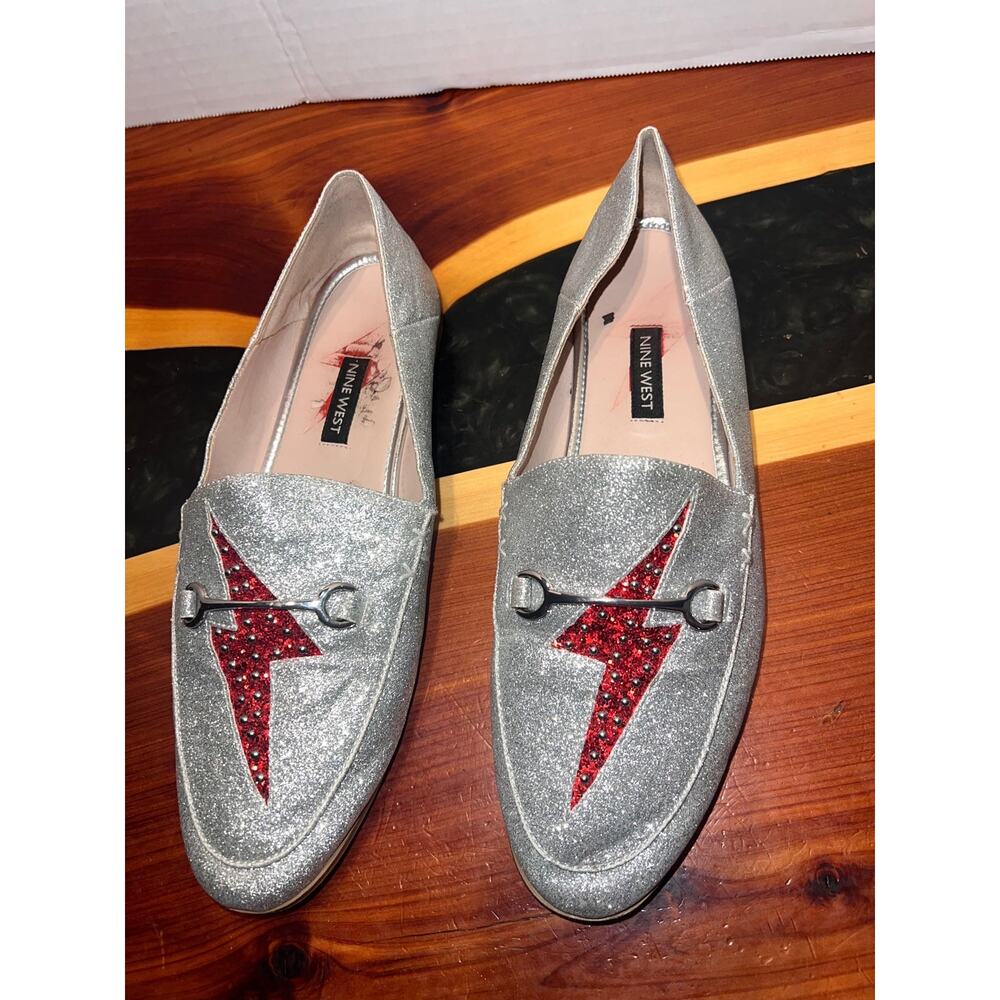 Nine West Glitter lighting bolt flats size 8
